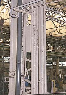 写真：大井工場建物支柱