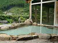 眺めのいい露天風呂、でも内湯からの景色もきれいです。