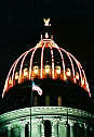夜の州議事堂