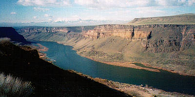 Dedication Pointから眺めるスネーク川の峡谷