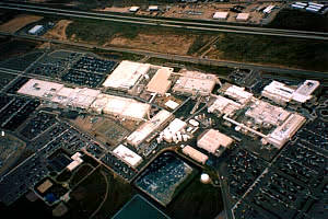 空から見たマイクロン本社工場