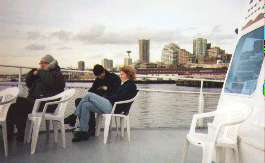 遊覧船のオープンデッキ