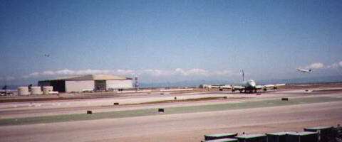 航空機の離着陸の風景