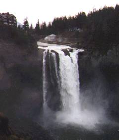 スノクォルミー滝