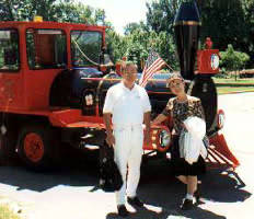 ツアートレイン前で記念撮影