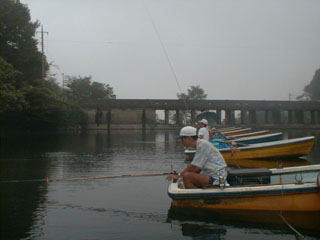 う〜ん、アタってないかなぁ・・・（鈴木さん）