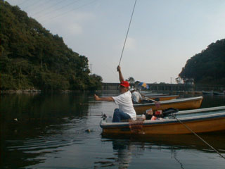 見て見て、釣れちゃったよ（飯田さん）