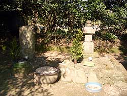 鎌田正清の墓