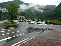 出入り口付近。写真の右側に２４ｈトイレが