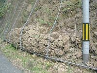 落石（中・多数）