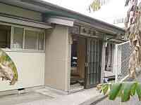 普通の民家にしか見えませんが・・・