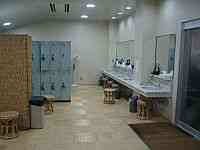 ロッカーは無論カギ付き、そして無料です