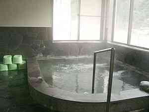 広くはないけど、ガラス窓を多くとっていて開放感があります。