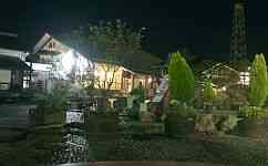 夜の雰囲気もいいですね。倉敷とか金沢の古都風情を感じます。