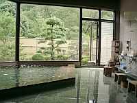 イイ感じの庭に出てクールダウン可能。