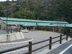 山中の湯というよりは、集落のはずれにある温泉